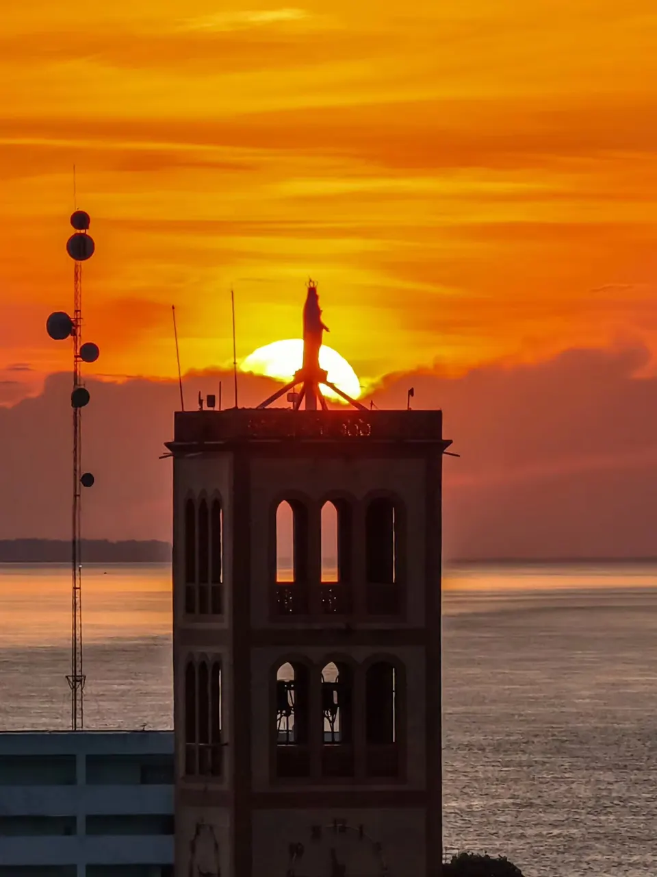 Pôr do Sol em Parintins, Parintins — fotografia de Péricles Dias