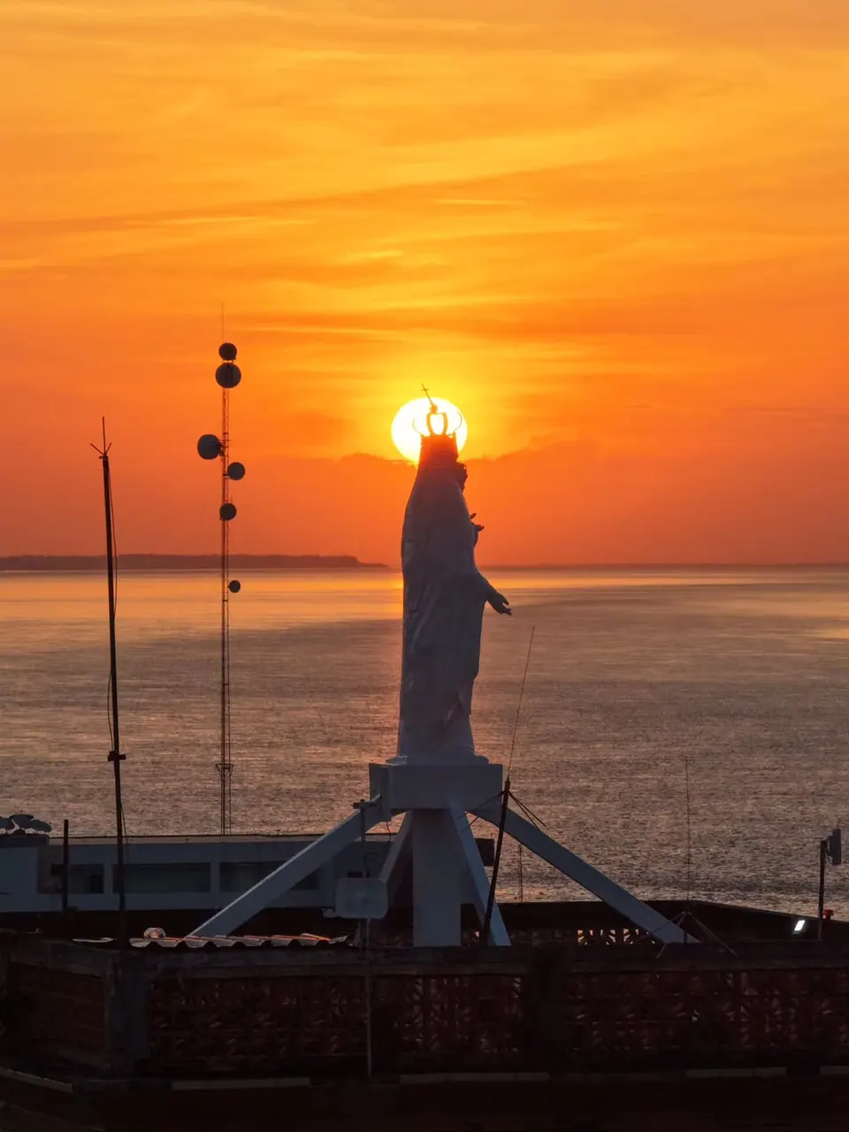 Pôr do Sol em Parintins, Parintins — fotografia de Péricles Dias