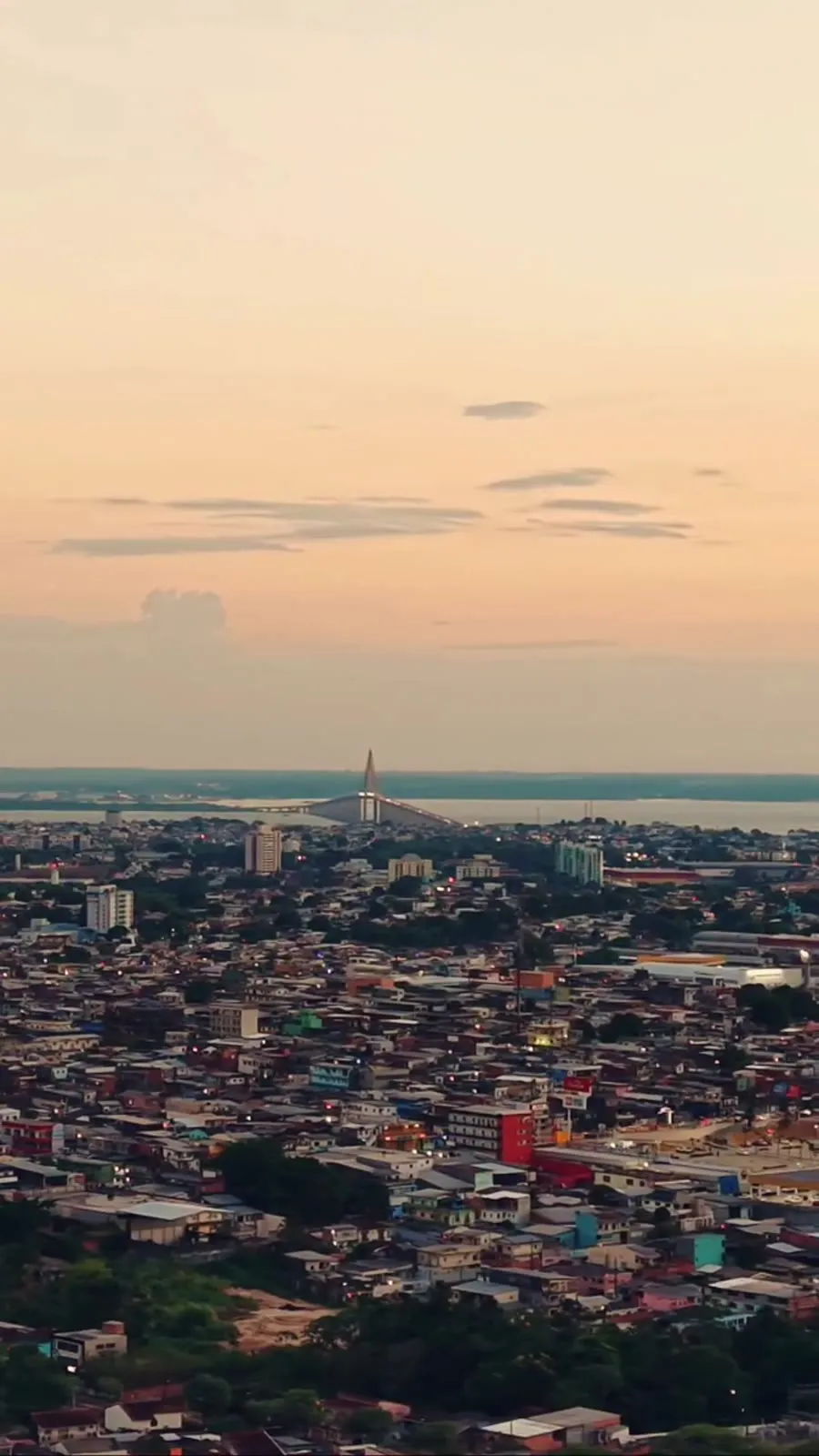 Manaus Continua Brilhando — Péricles Dias
